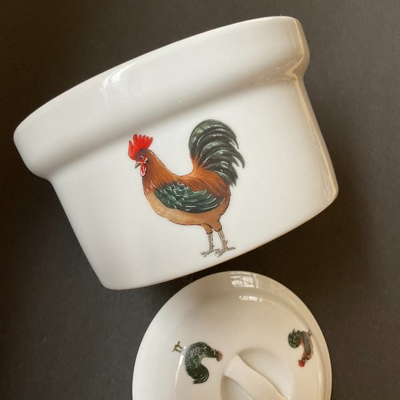 CORDON BLEU BIA Small Round Covered Rooster Casserole EUC - Picture 6 of 6